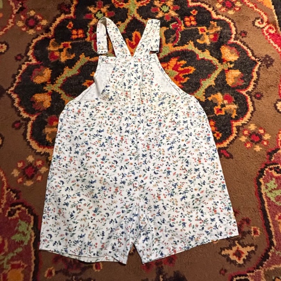 Zero to Nine Floral Maternity Overalls Shorts, Size Medium - Picture 5 of 12